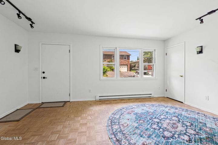 110 Hillcrest Avenue, Albany, NY, photo 4