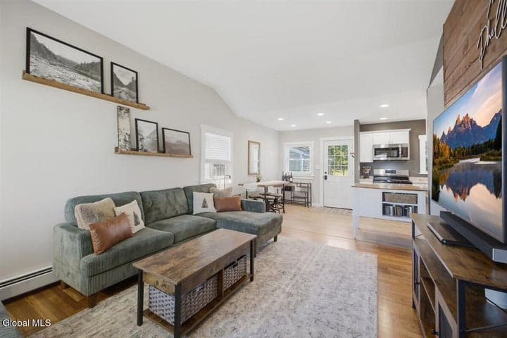 47 Perry Avenue, Latham, NY, photo 5
