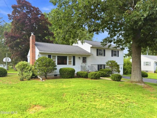 22 Homestead Drive, Latham, NY, photo 3