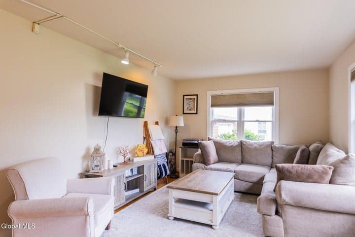 11 Forest Drive, Colonie, NY, photo 5