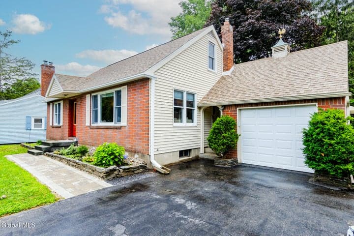 11 Forest Drive, Colonie, NY, photo 2
