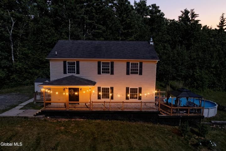 28 Covenant Circle, New Lebanon, NY