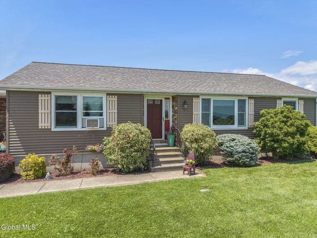 351 Fuller Road, Amsterdam, NY, photo 3