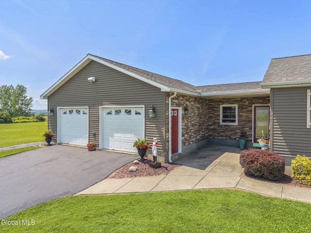 351 Fuller Road, Amsterdam, NY, photo 4