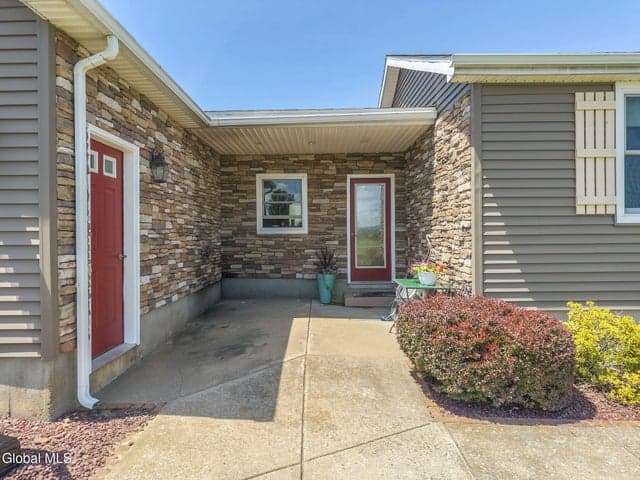 351 Fuller Road, Amsterdam, NY, photo 5