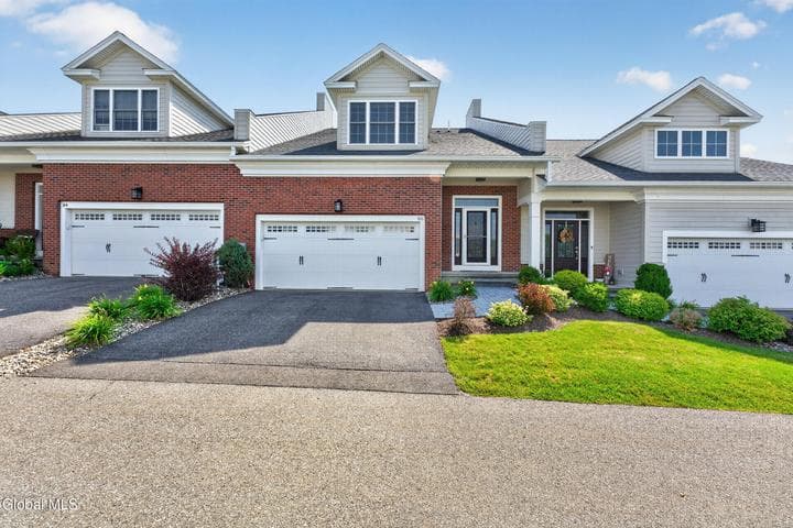 86 Cambridge Way, Latham, NY, photo 1