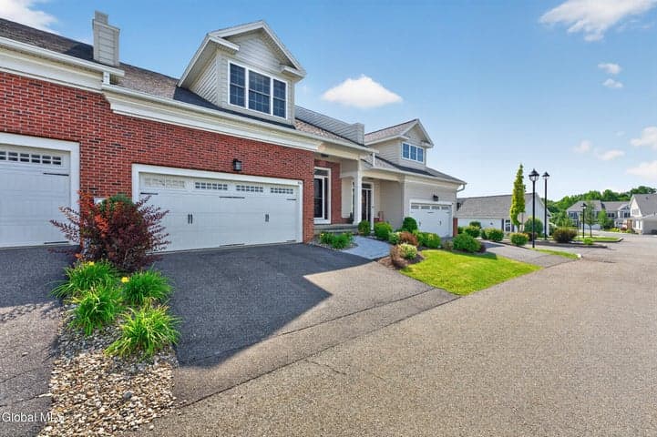 86 Cambridge Way, Latham, NY, photo 4
