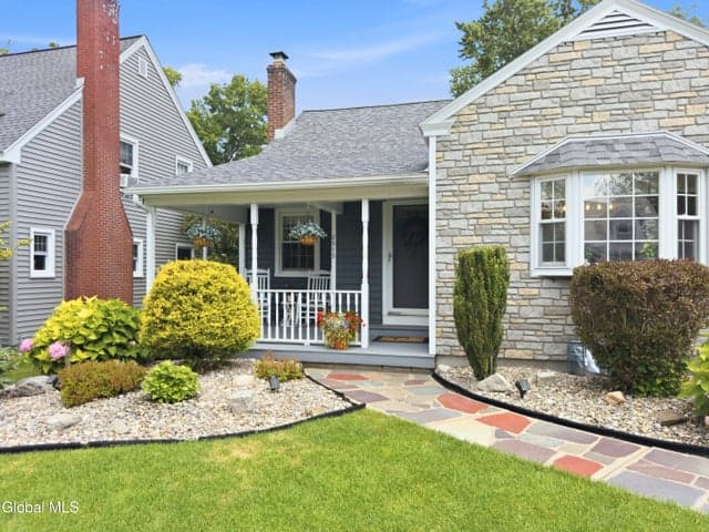 2313 Barcelona Road, Niskayuna, NY, photo 3