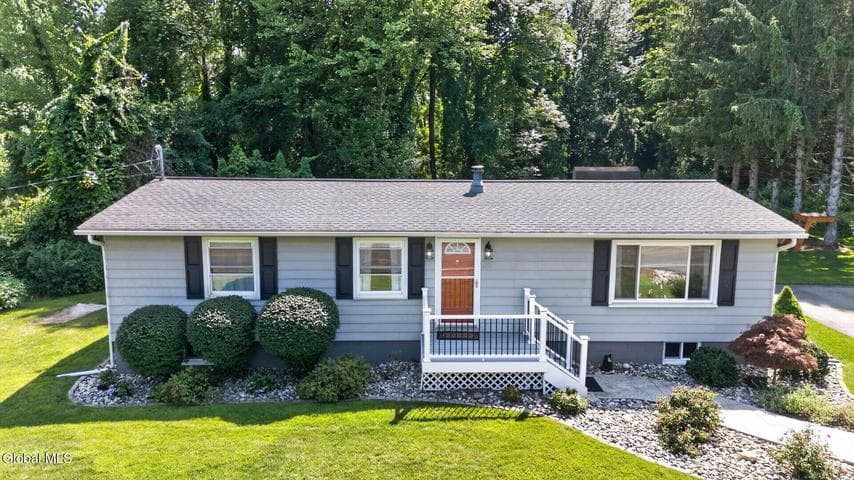 32 Tabor Road, Halfmoon, NY, photo 2