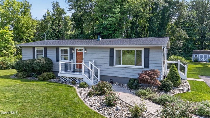 32 Tabor Road, Halfmoon, NY, photo 3
