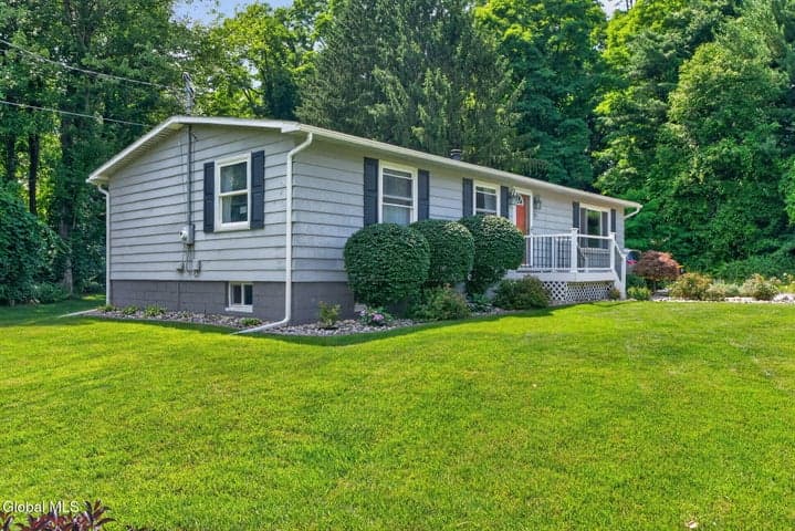 32 Tabor Road, Halfmoon, NY, photo 4