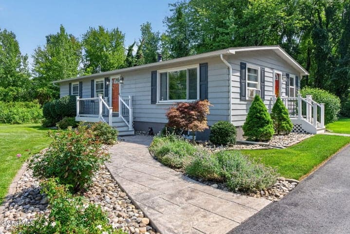 32 Tabor Road, Halfmoon, NY, photo 5