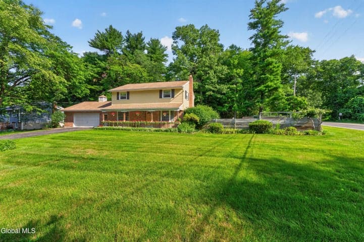 47 Weston Drive, Clifton Park, NY, photo 4