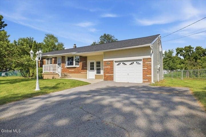 1100 Ireland Road, Rotterdam, NY, photo 2