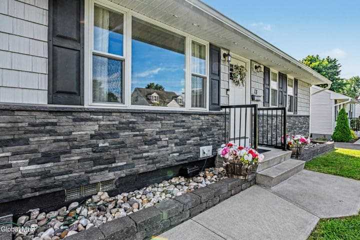 13 Adams Drive, Colonie, NY, photo 4