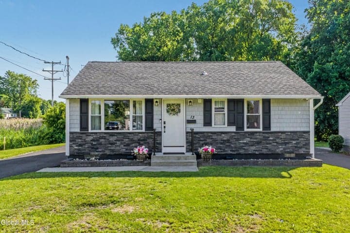 13 Adams Drive, Colonie, NY, photo 1