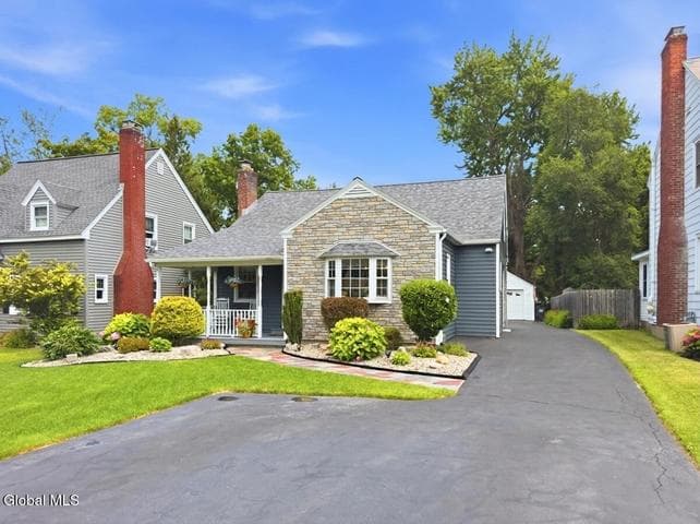 2313 Barcelona Road, Niskayuna, NY, photo 1