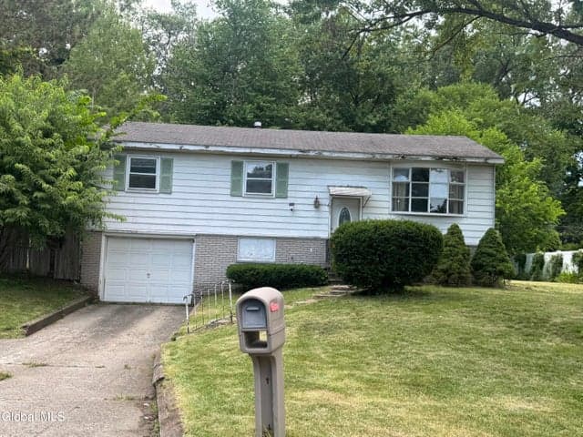 24 Aspen Road, Latham, NY, photo 2