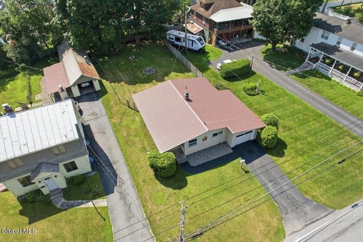 16 4th Avenue, Warrensburg, NY, photo 2