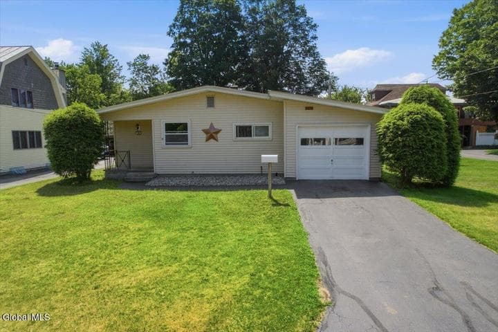 16 4th Avenue, Warrensburg, NY, photo 1