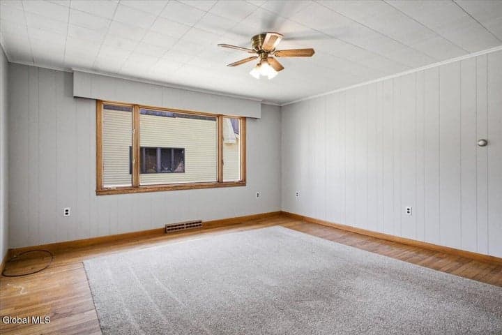 16 4th Avenue, Warrensburg, NY, photo 4