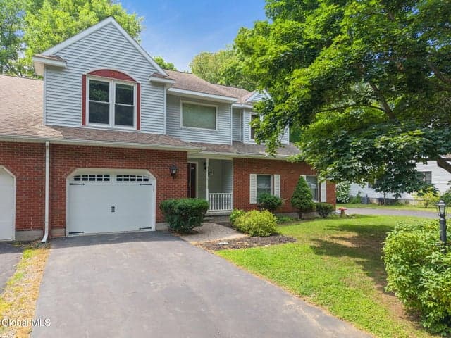 41 Westbury Court, Clifton Park, NY, photo 1