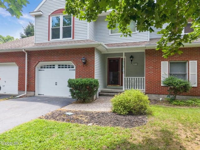 41 Westbury Court, Clifton Park, NY, photo 2