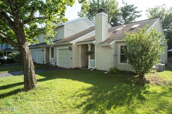 21 Cobble Court, Clifton Park, NY, photo 3