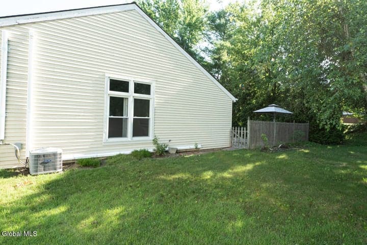 21 Cobble Court, Clifton Park, NY, photo 4