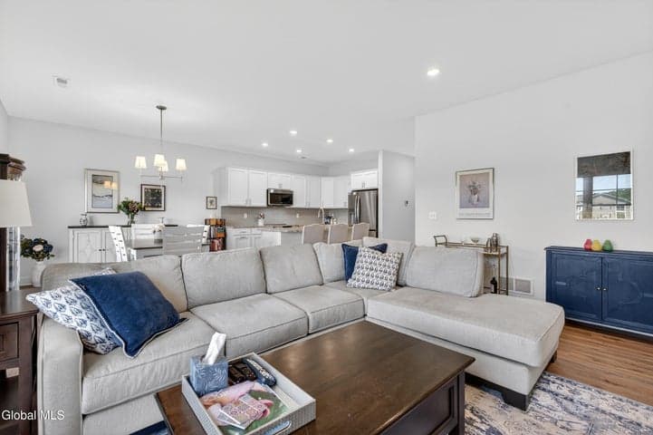 13 Kendra Court, Colonie, NY, photo 5