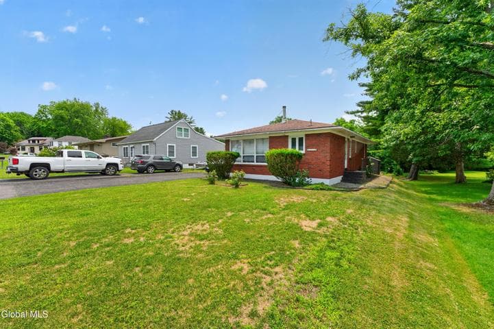 9 Fairlawn Avenue, East Greenbush, NY, photo 3
