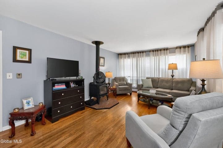 9 Fairlawn Avenue, East Greenbush, NY, photo 4