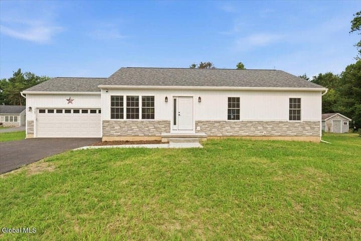 1707 Champagne Drive, Schodack, NY, photo 1