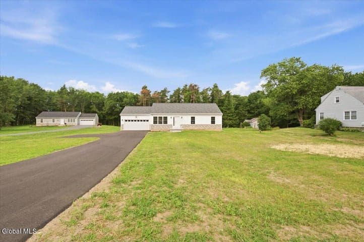 1707 Champagne Drive, Schodack, NY, photo 2