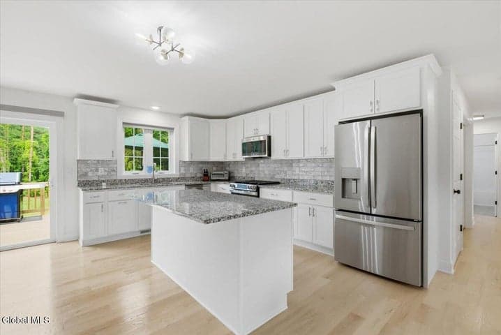 1707 Champagne Drive, Schodack, NY, photo 4