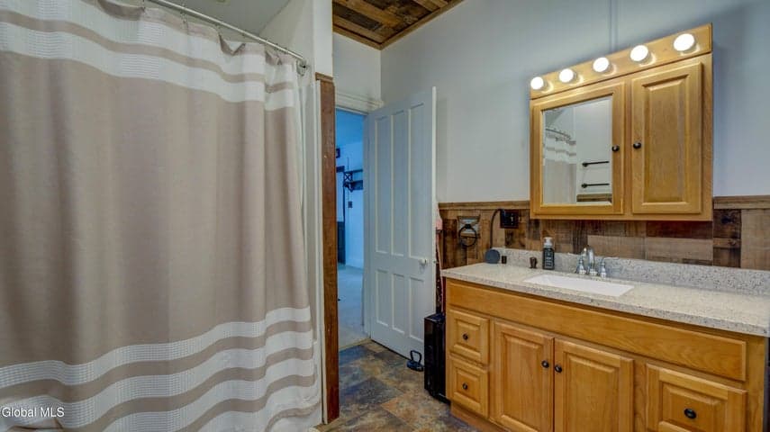 16 John Street, Gloversville, NY, photo 5