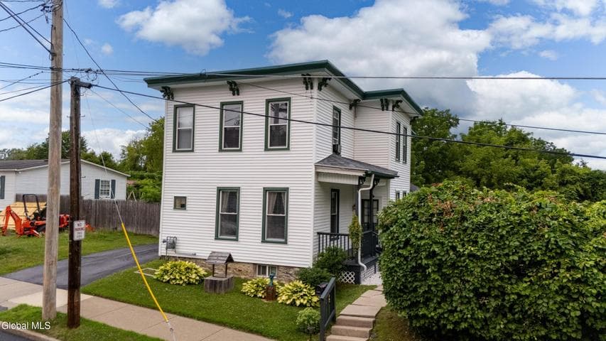 16 John Street, Gloversville, NY
