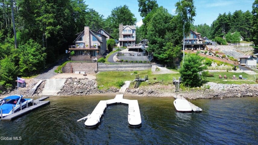 105 Lakeside Avenue, Edinburg, NY, photo 1