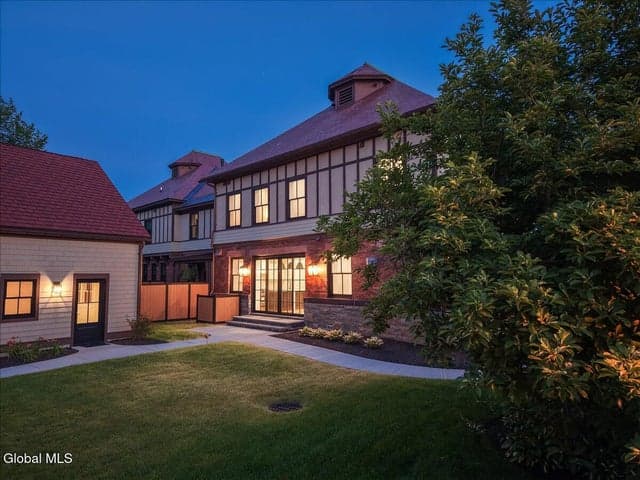 122 Regent Street #Unit 1, Saratoga Springs, NY, photo 2
