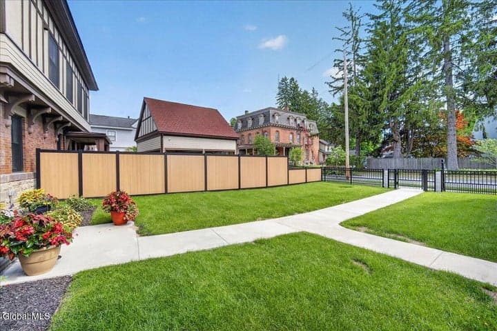 122 Regent Street #Unit 3, Saratoga Springs, NY, photo 2