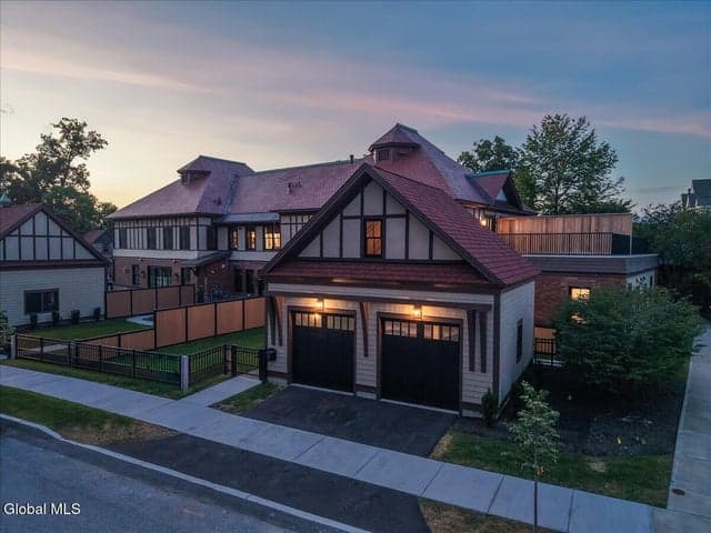 122 Regent Street #Unit 5, Saratoga Springs, NY, photo 2