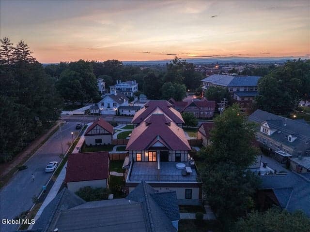 122 Regent Street #Unit 5, Saratoga Springs, NY, photo 3