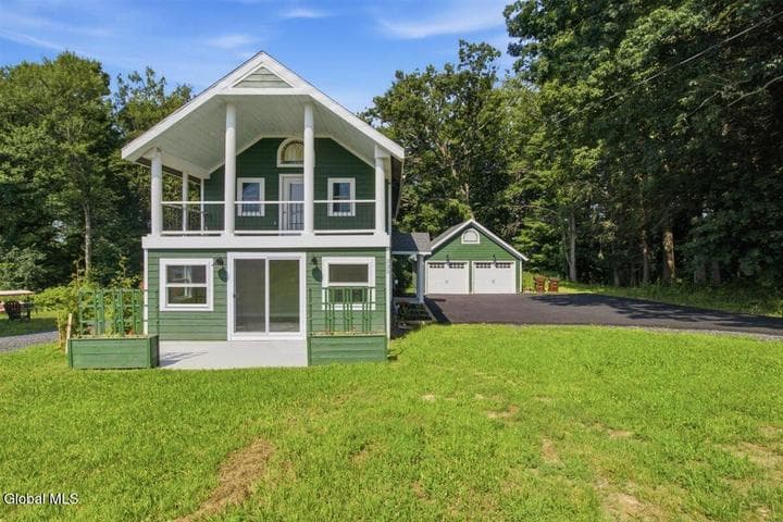 335 Maple Road, Slingerlands, NY