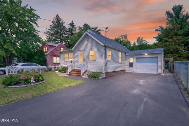 11 Leach Avenue, Colonie, NY, photo 4