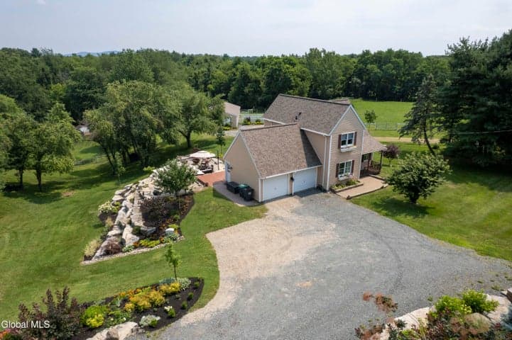 101 Button Road, Halfmoon, NY, photo 1