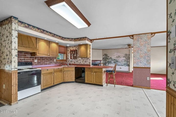 43 Gurley Avenue, Troy, NY, photo 5