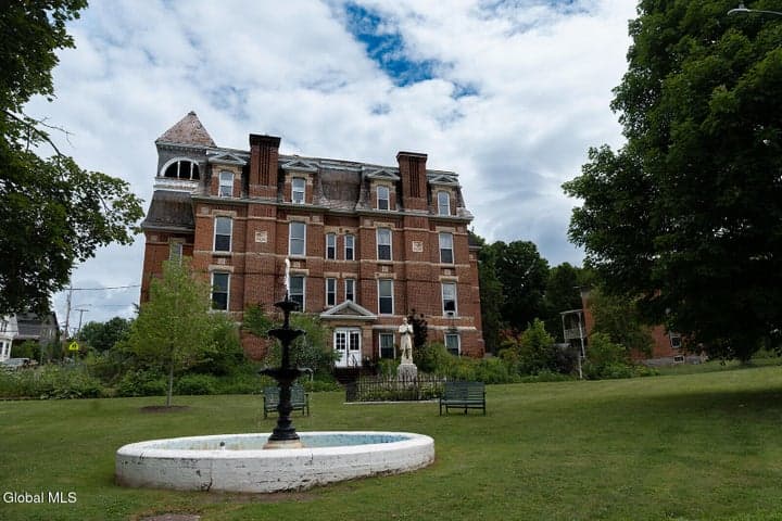 9 High Street, Hoosick Falls, NY, photo 2