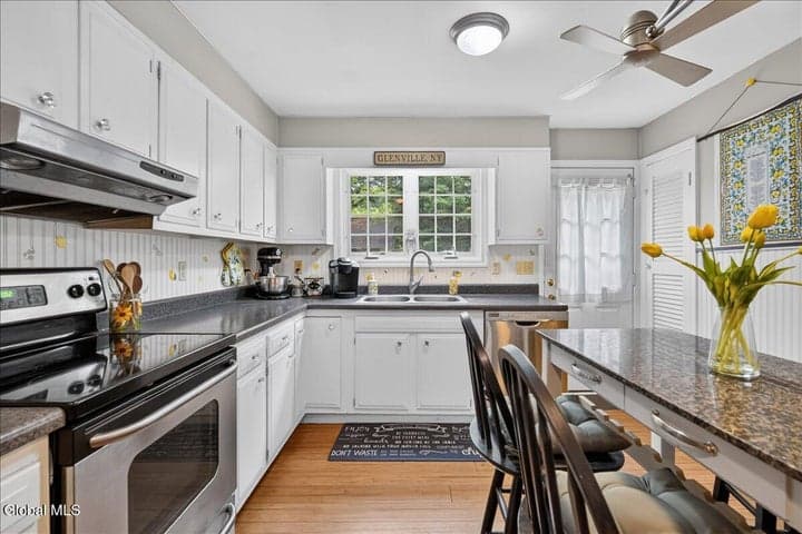 24 Edmel Road, Glenville, NY, photo 3