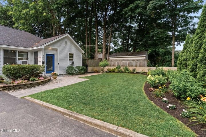 324 Lake Avenue, Saratoga Springs, NY, photo 2
