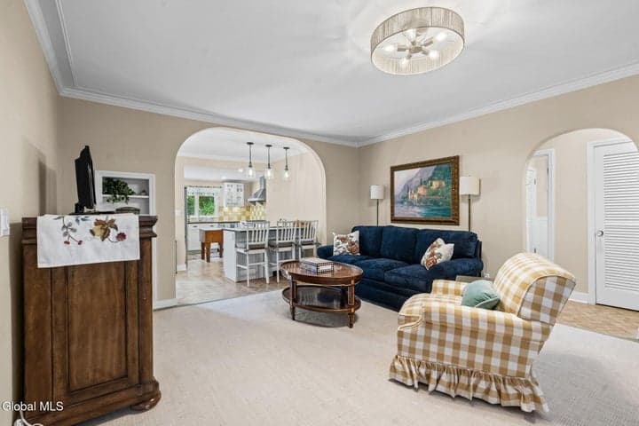 324 Lake Avenue, Saratoga Springs, NY, photo 5